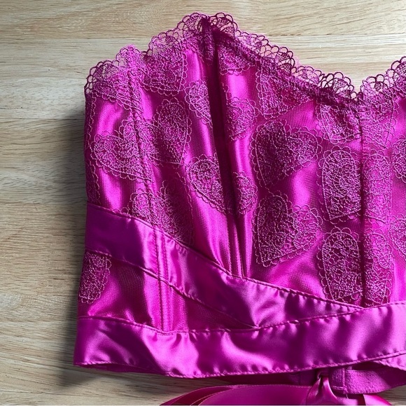 Victoria’s Secret Heart Embroidery Strapless Corset Top 18870 - Picture 5 of 15